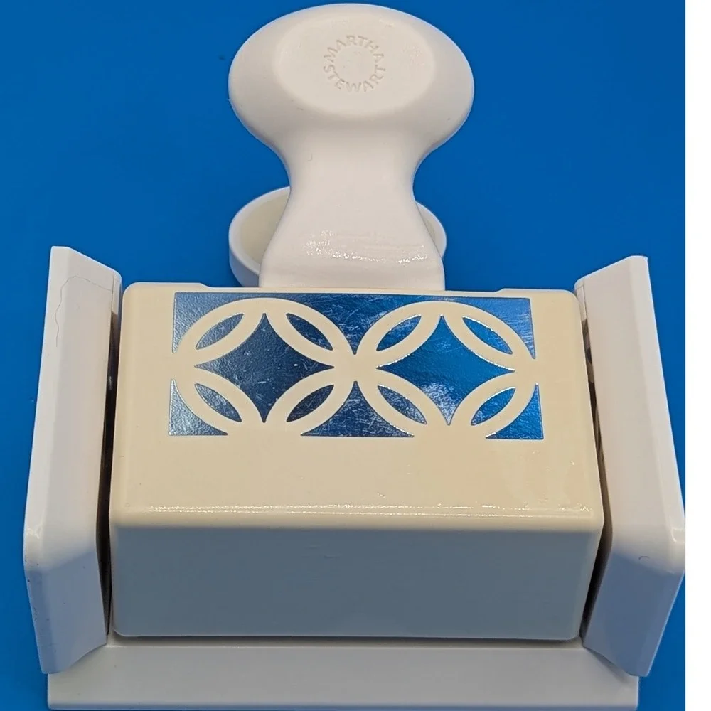 Martha Stewart Geometric Medallion Deep Edge Punch Paper Craft Tool Border EUC
